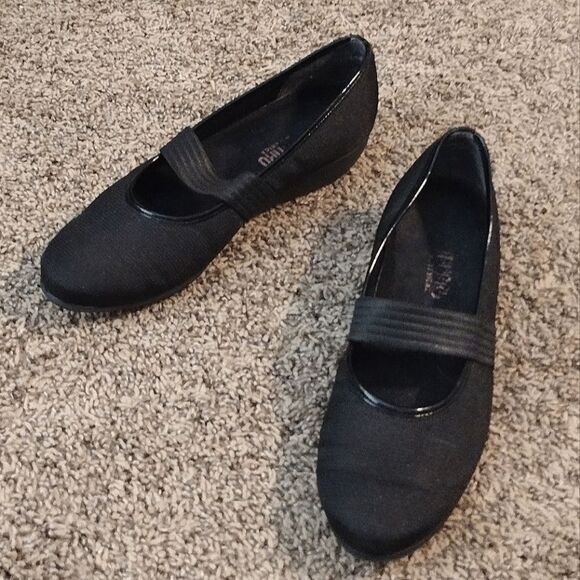 Munro American Women's Size 8.5 N Black Slip on Stretchy Strap Mary Janes Heeled - Picture 2 of 12